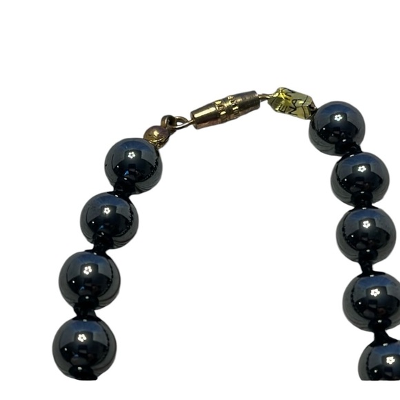 Hematite NonMagnetic Necklace with screw closure. - Picture 3 of 3